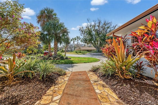 835 SE 1st Court, Crystal River, FL 34429