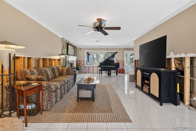 835 SE 1st Court, Crystal River, FL 34429