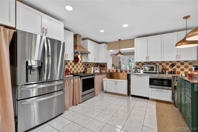 835 SE 1st Court, Crystal River, FL 34429