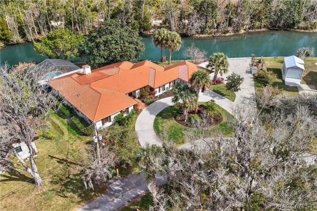 835 SE 1st Court, Crystal River, FL 34429