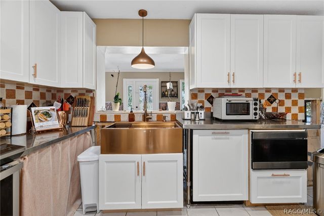 835 SE 1st Court, Crystal River, FL 34429