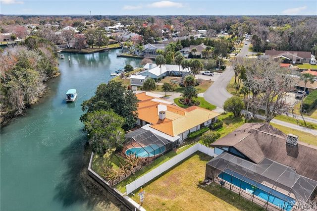 835 SE 1st Court, Crystal River, FL 34429