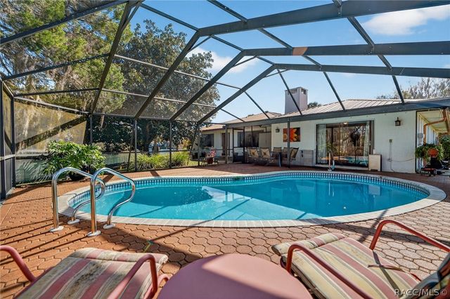 835 SE 1st Court, Crystal River, FL 34429