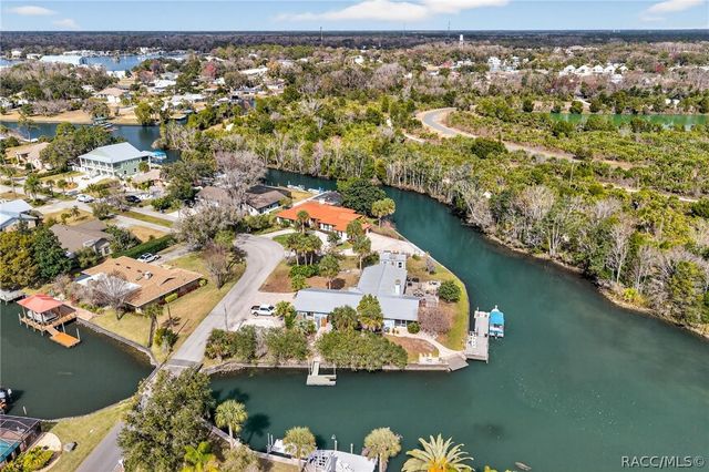 835 SE 1st Court, Crystal River, FL 34429