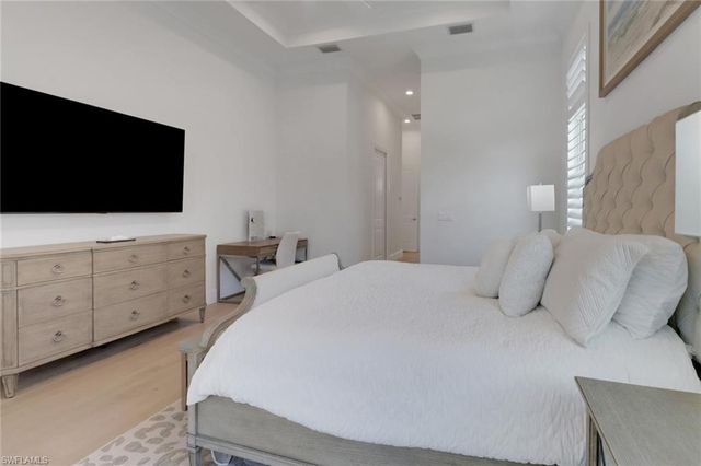 14370 Laguna Springs LN, Naples, FL 34114