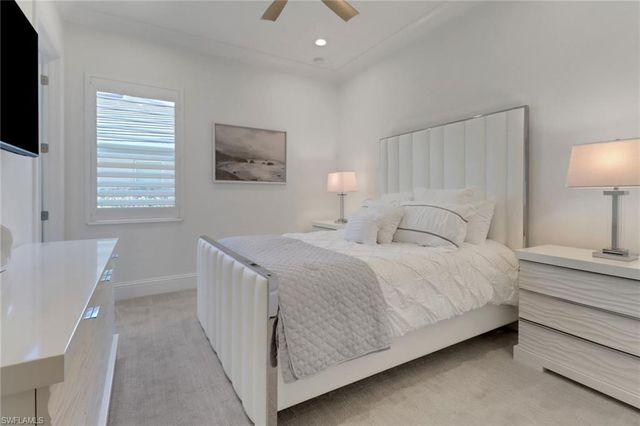 14370 Laguna Springs LN, Naples, FL 34114