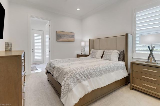 14370 Laguna Springs LN, Naples, FL 34114