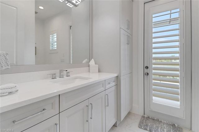 14370 Laguna Springs LN, Naples, FL 34114