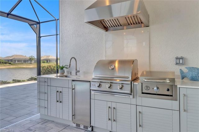 14370 Laguna Springs LN, Naples, FL 34114