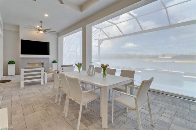 14370 Laguna Springs LN, Naples, FL 34114