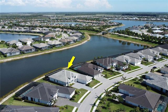 14370 Laguna Springs LN, Naples, FL 34114