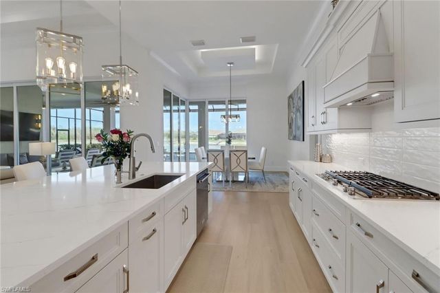 14370 Laguna Springs LN, Naples, FL 34114