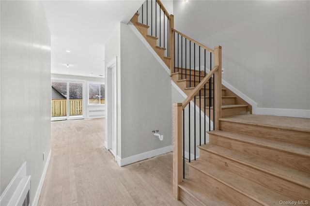 13 Gwen Lane 202, Monsey, NY 10952