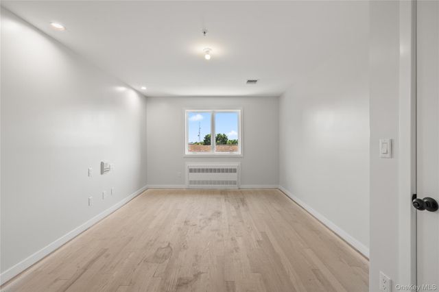 13 Gwen Lane 202, Monsey, NY 10952