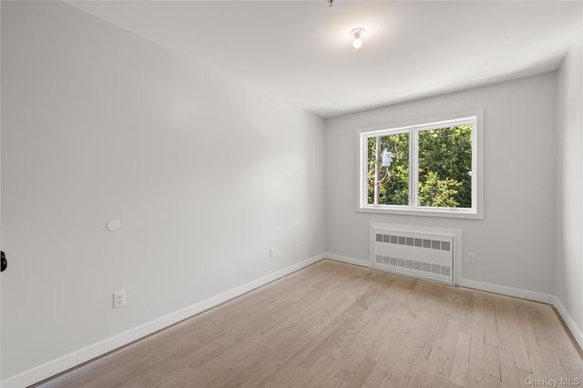 13 Gwen Lane 202, Monsey, NY 10952