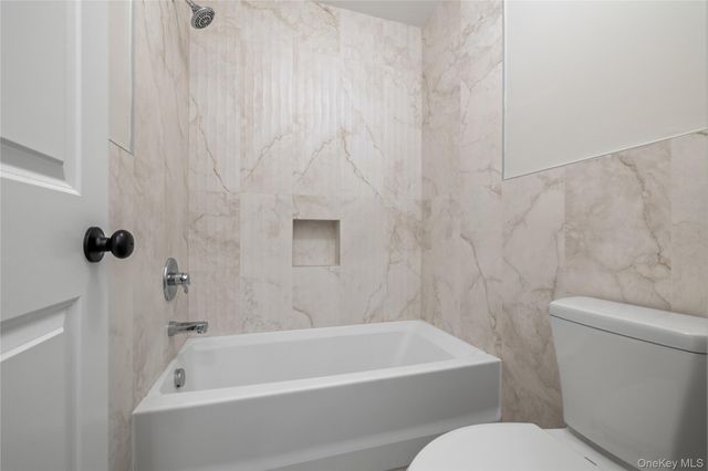13 Gwen Lane 202, Monsey, NY 10952