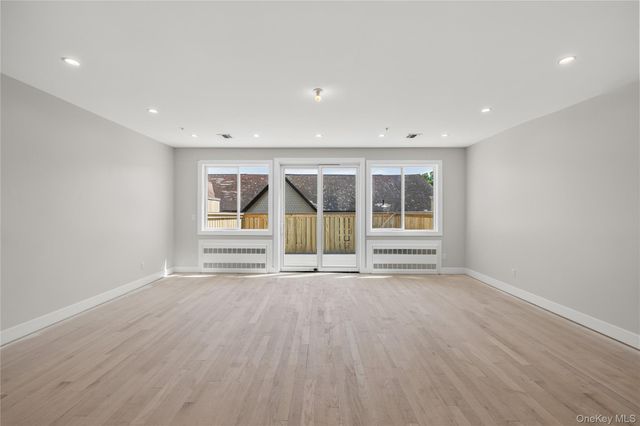 13 Gwen Lane 202, Monsey, NY 10952