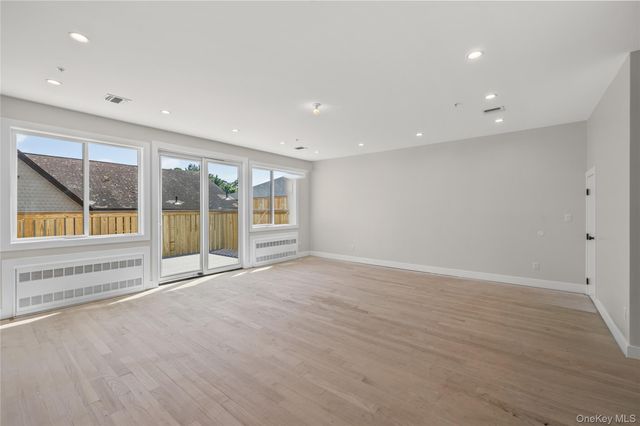 13 Gwen Lane 202, Monsey, NY 10952