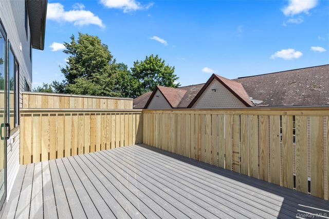 13 Gwen Lane 202, Monsey, NY 10952