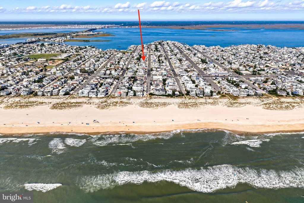 242 N 2ND ST, Surf City, NJ 08008