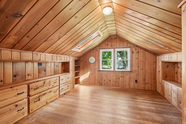W272N2593 Apple Tree LANE, Pewaukee, WI 53072