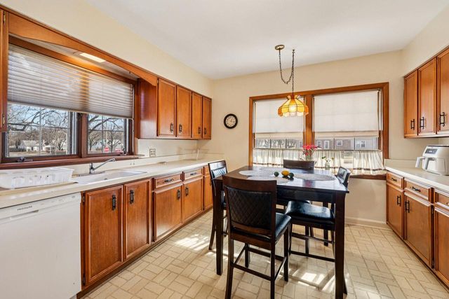 4703 Jackson Park DRIVE, Milwaukee, WI 53219