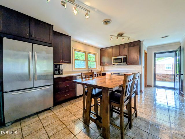 1129 Jackson Hollow Road, Kingsport, TN 37663