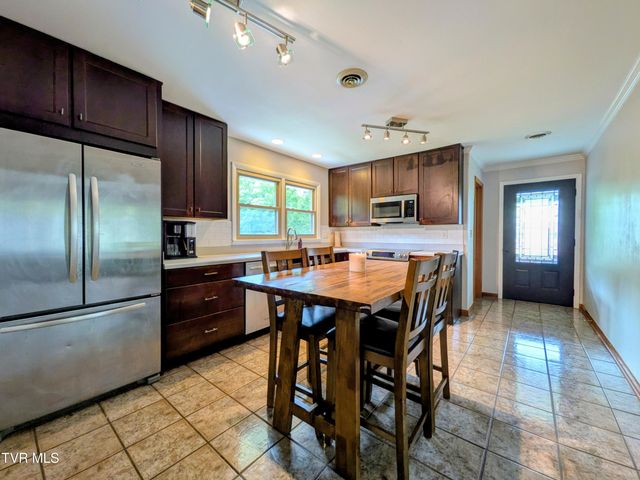 1129 Jackson Hollow Road, Kingsport, TN 37663