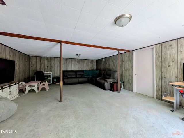 1129 Jackson Hollow Road, Kingsport, TN 37663
