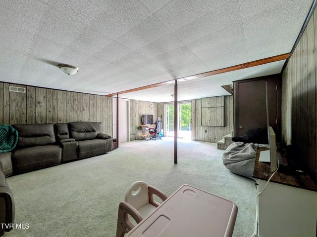 1129 Jackson Hollow Road, Kingsport, TN 37663