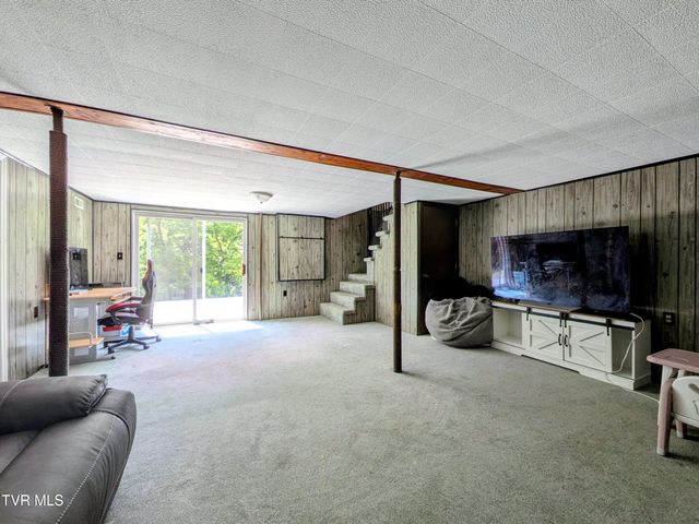 1129 Jackson Hollow Road, Kingsport, TN 37663