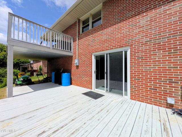 1129 Jackson Hollow Road, Kingsport, TN 37663
