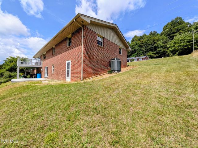 1129 Jackson Hollow Road, Kingsport, TN 37663