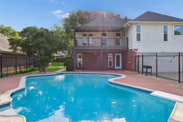 2318 Dana Drive, Rowlett, TX 75088
