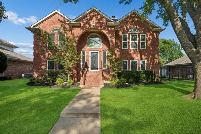 2318 Dana Drive, Rowlett, TX 75088