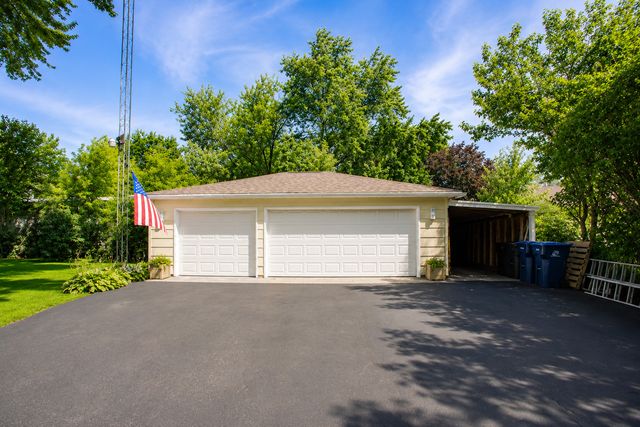 3006 S ELDER Lane, Holiday Hills, IL 60051