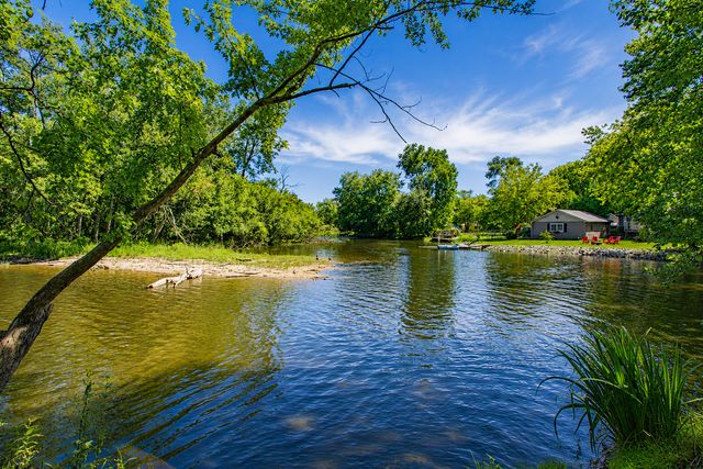 3006 S ELDER Lane, Holiday Hills, IL 60051