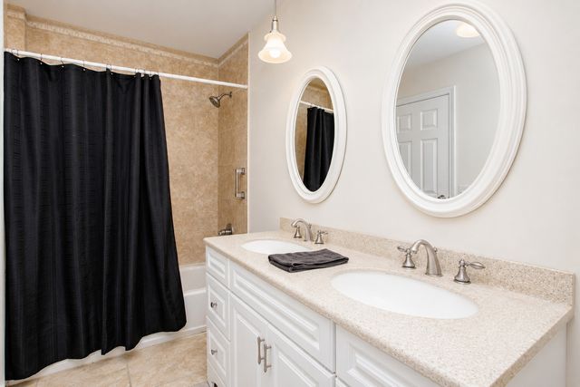 3006 S ELDER Lane, Holiday Hills, IL 60051