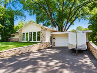 3006 S ELDER Lane, Holiday Hills, IL 60051