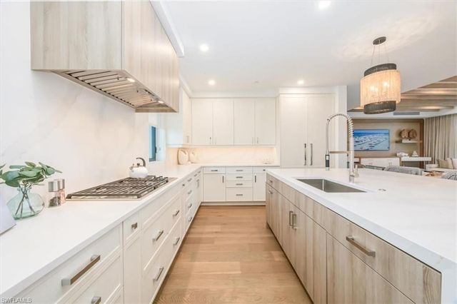 1130 3rd Ave S # 416, Naples, FL 34102