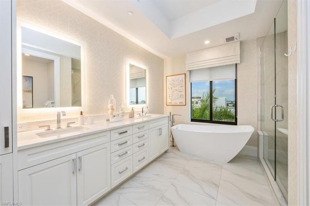 1130 3rd Ave S # 416, Naples, FL 34102