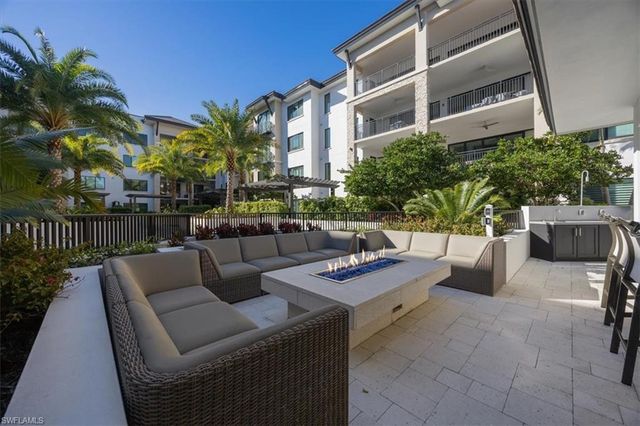 1130 3rd Ave S # 416, Naples, FL 34102