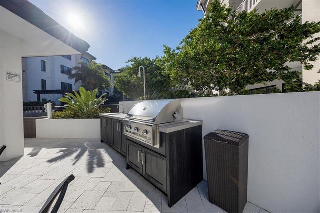 1130 3rd Ave S # 416, Naples, FL 34102