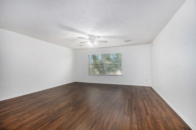 1043 Leadenhall Circle, Channelview, TX 77530