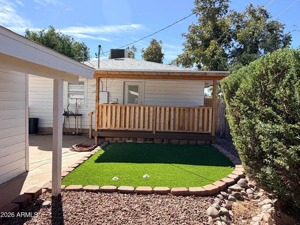 296 GENUNG Avenue, Wickenburg, AZ 85390 — photo 4