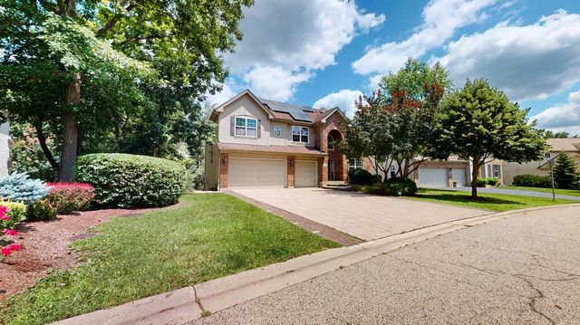 5670 Brentwood Drive, Hoffman Estates, IL 60192