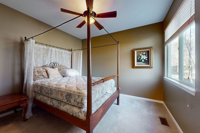 5670 Brentwood Drive, Hoffman Estates, IL 60192