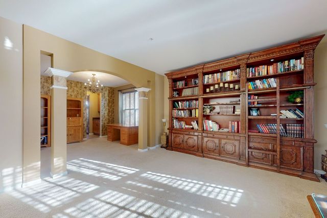 5670 Brentwood Drive, Hoffman Estates, IL 60192