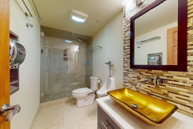 5670 Brentwood Drive, Hoffman Estates, IL 60192