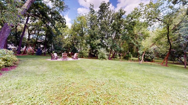 5670 Brentwood Drive, Hoffman Estates, IL 60192